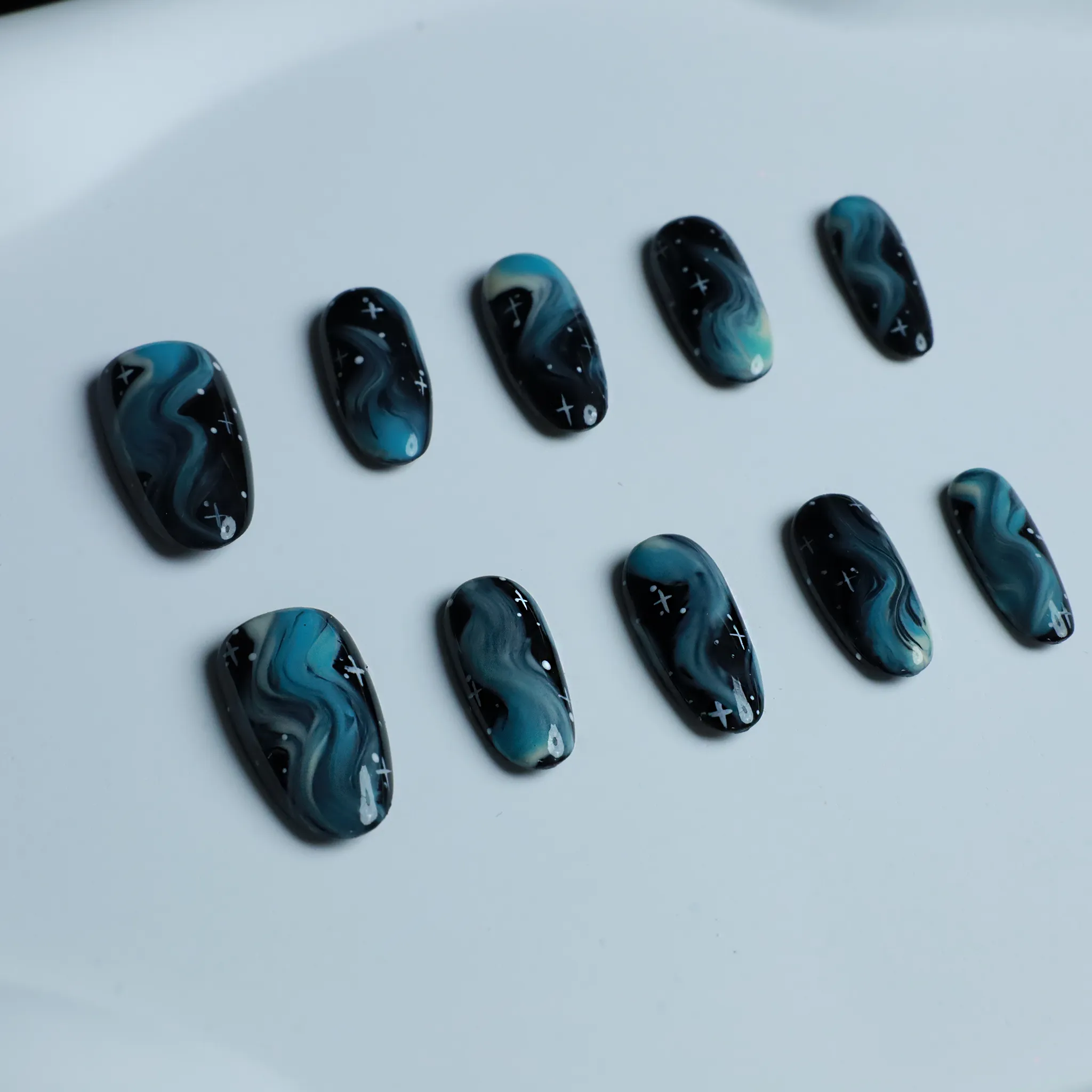 Amazing Blue Aurora Press On Nails | Starry nails with Swirling Design | Medium Oval｜Handmade Nails, Reusable nails, Fake Nails,Gel Nails