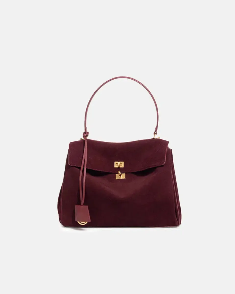 Daniela – Timeless sophisticated design – Suede-look handbag