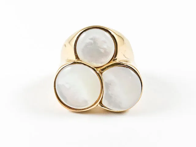 Elegant Mother Of Pearl 3 Circle Design Triangular Shape Gold Tone Steel Ring