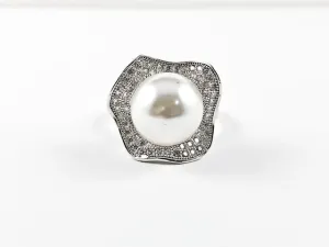 Elegant Unique Leaf Frame With Center Pearl CZ Brass Ring