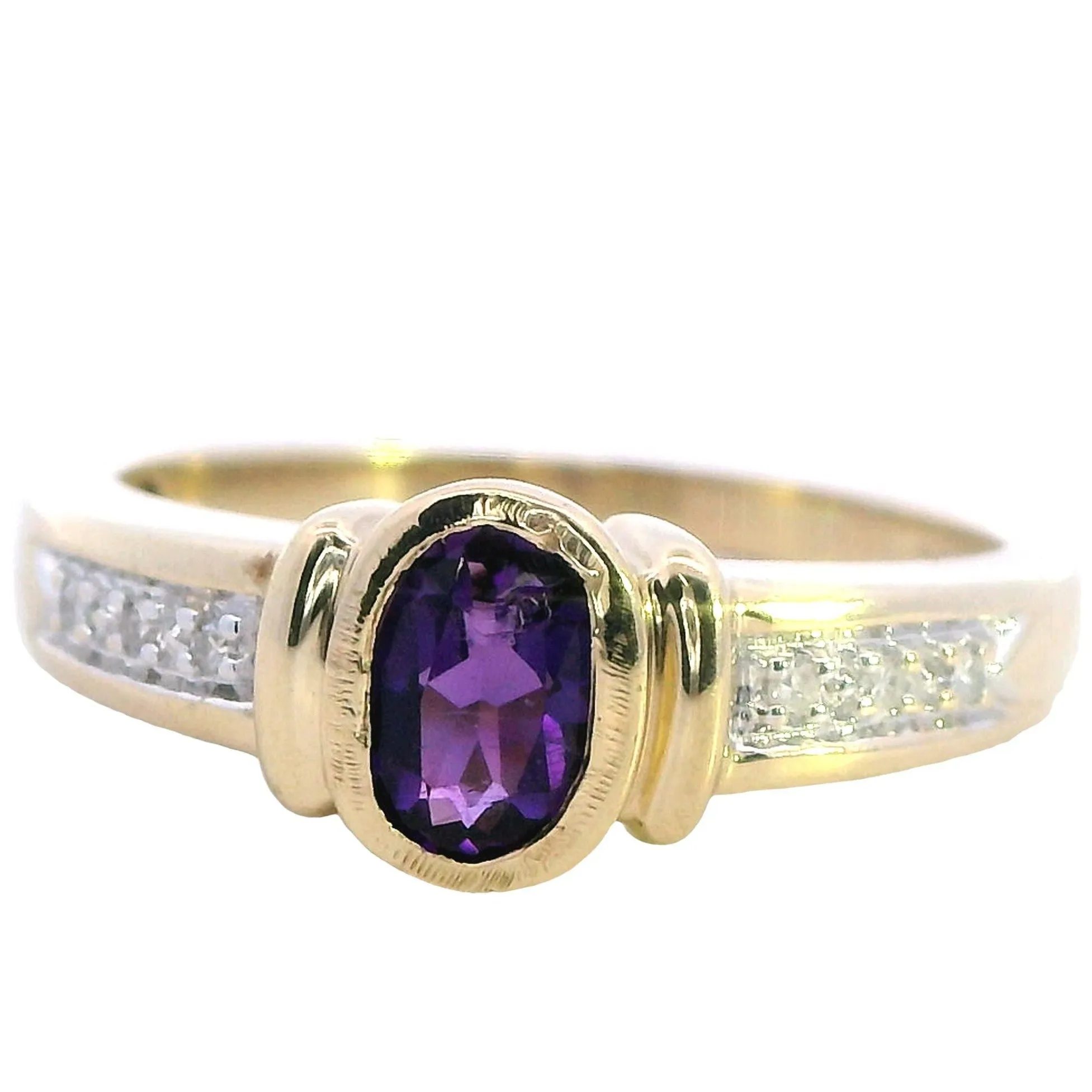 Exquisite 9ct Yellow Gold Amethyst & Diamond Ring - Sustainability & Elegance