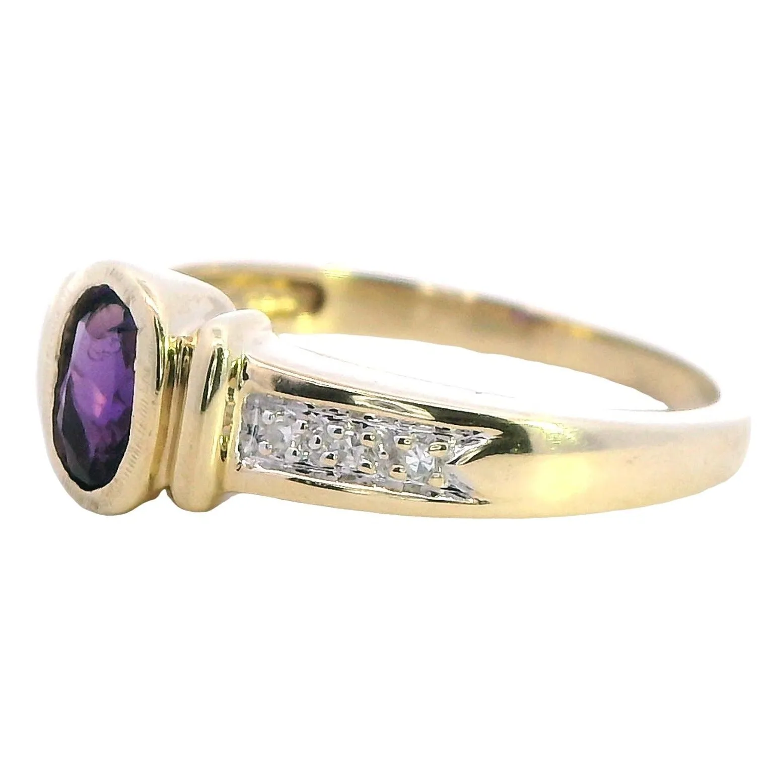 Exquisite 9ct Yellow Gold Amethyst & Diamond Ring - Sustainability & Elegance