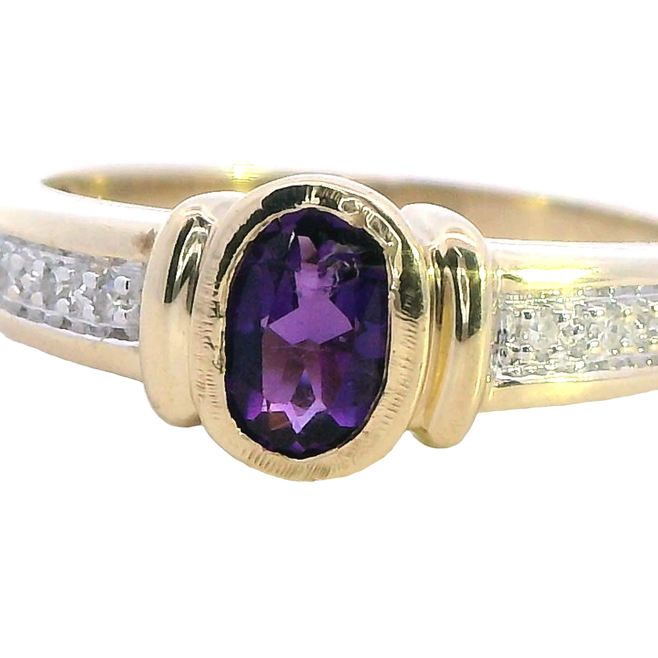 Exquisite 9ct Yellow Gold Amethyst & Diamond Ring - Sustainability & Elegance