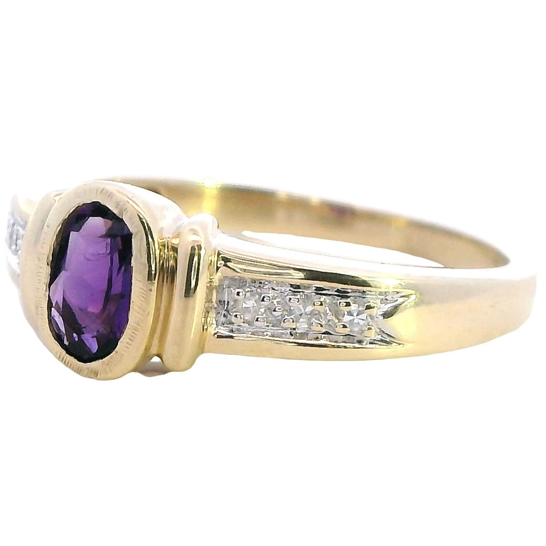 Exquisite 9ct Yellow Gold Amethyst & Diamond Ring - Sustainability & Elegance