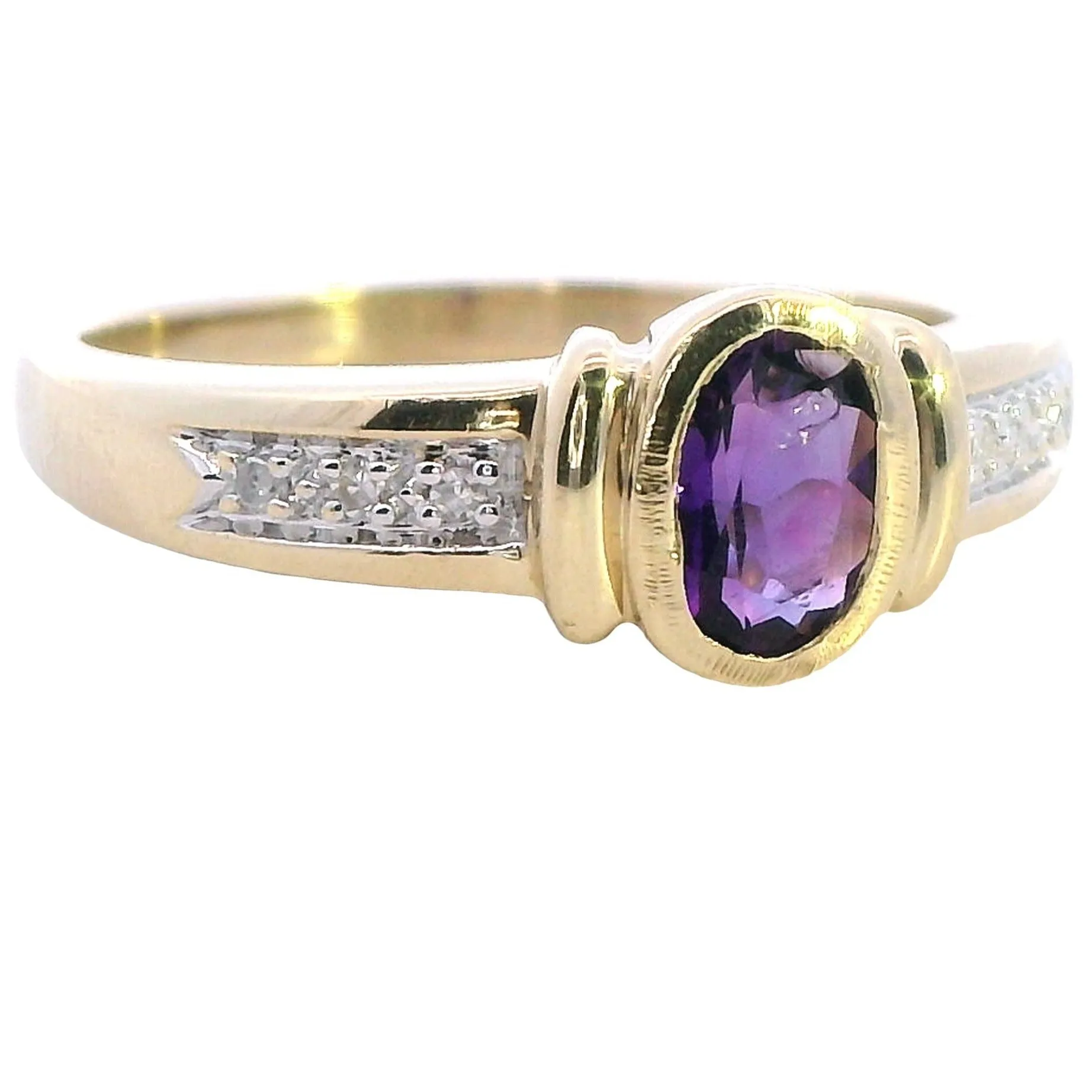 Exquisite 9ct Yellow Gold Amethyst & Diamond Ring - Sustainability & Elegance