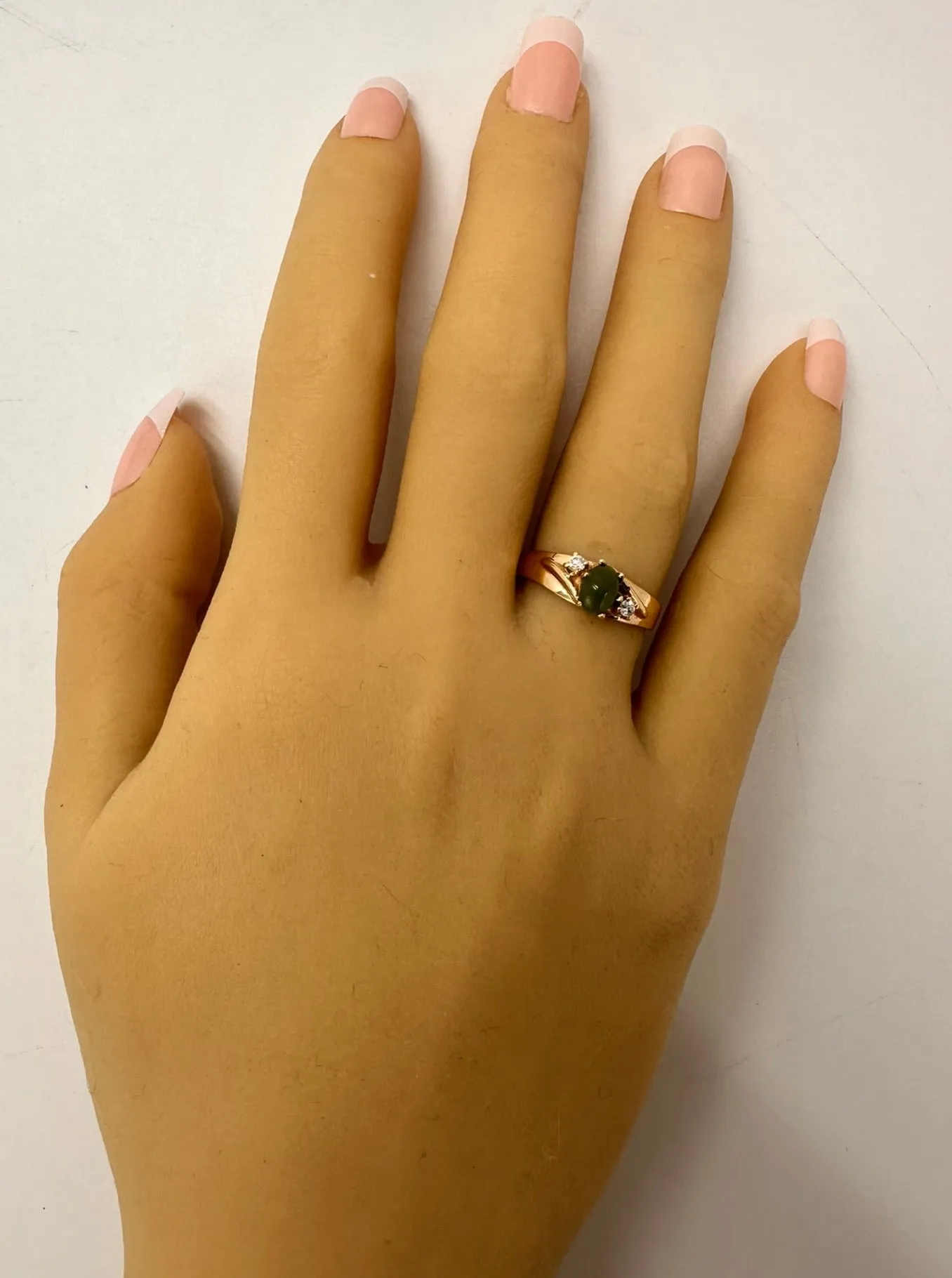 Exquisite 9ct Yellow Gold Nephrite Jade & Cubic Zirconia Ring