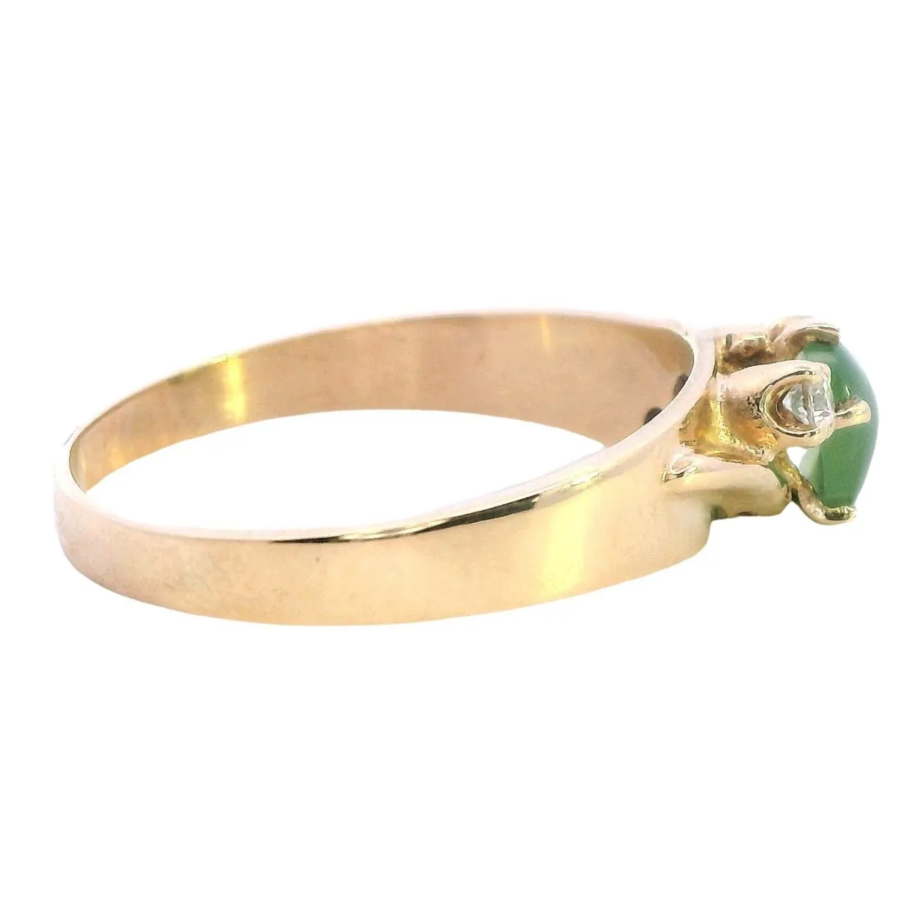 Exquisite 9ct Yellow Gold Nephrite Jade & Cubic Zirconia Ring