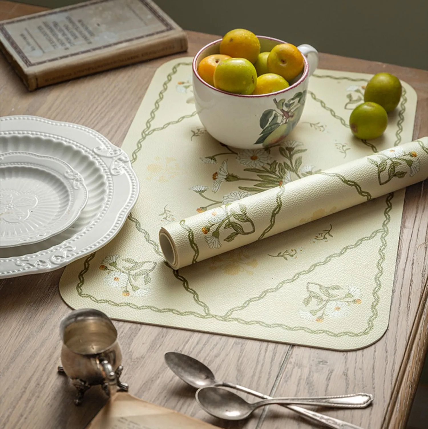 Exquisite Daisy Patterned Placemat (Set Of 2)