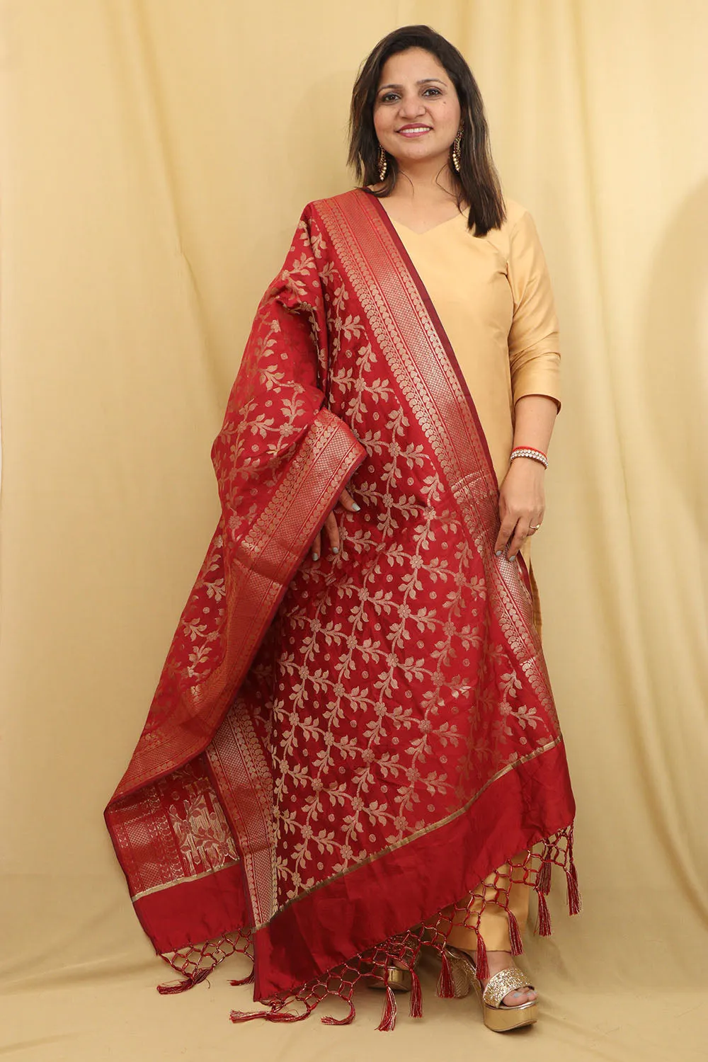 Exquisite Maroon Banarasi Silk Dupatta - Elegant and Timeless