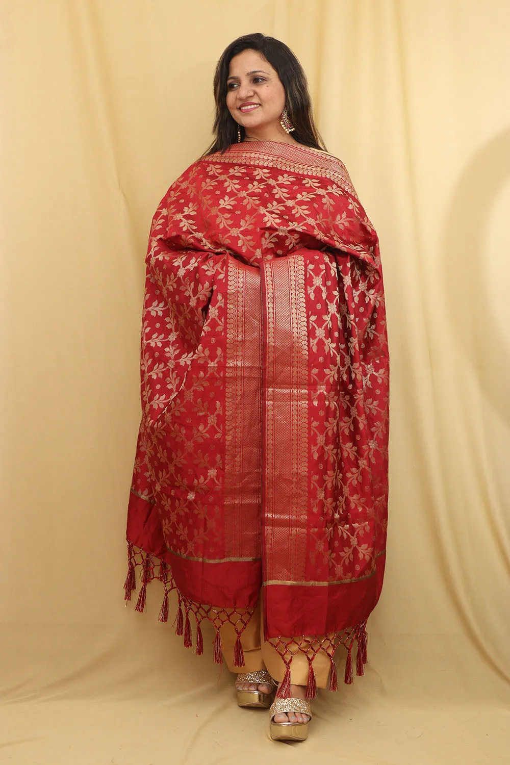 Exquisite Maroon Banarasi Silk Dupatta - Elegant and Timeless