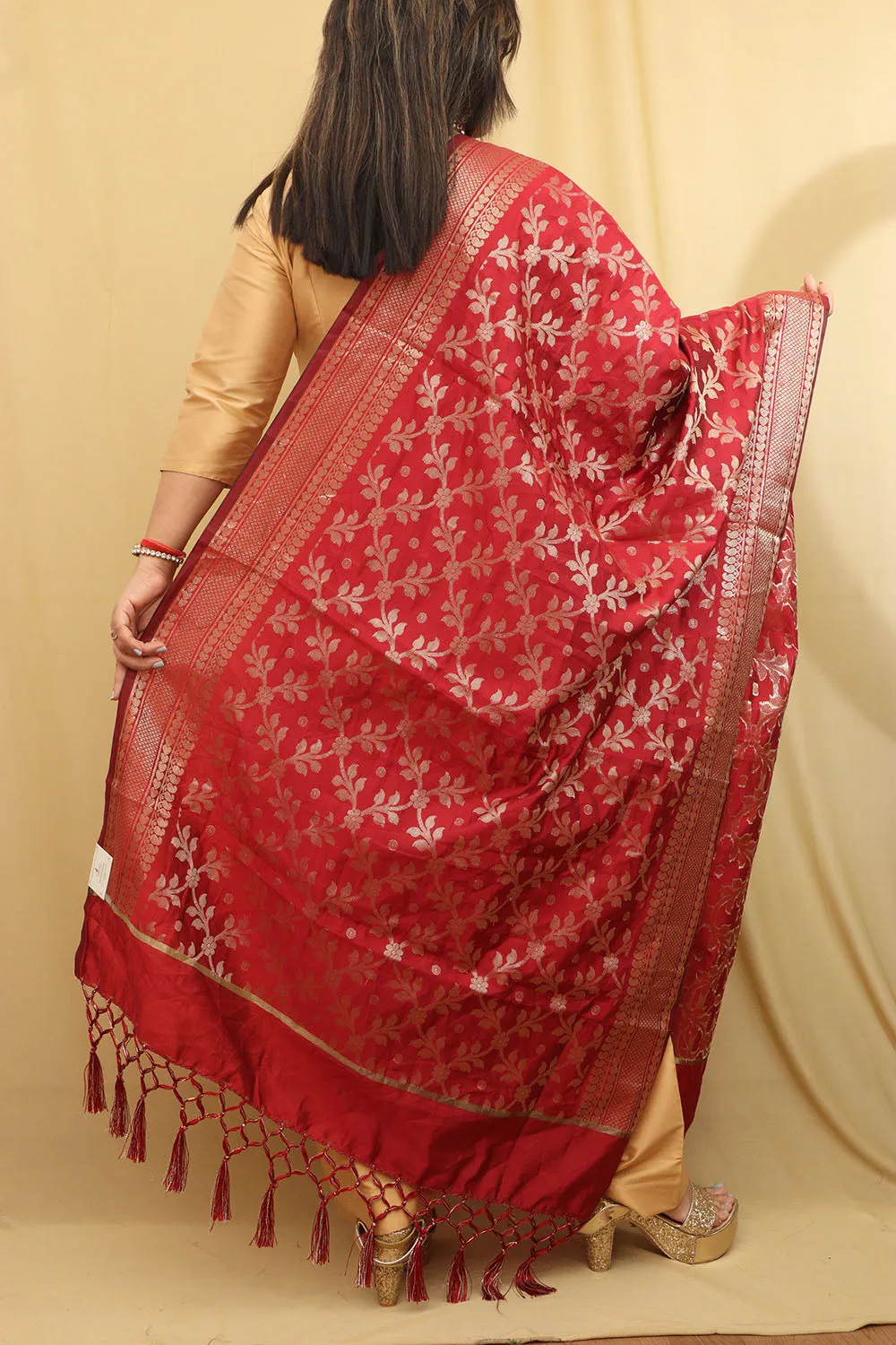 Exquisite Maroon Banarasi Silk Dupatta - Elegant and Timeless