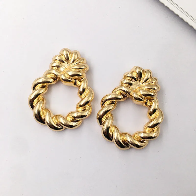 Exquisite Vienna Verve Metal Earrings - Wholesale Jewelry Fabulousness