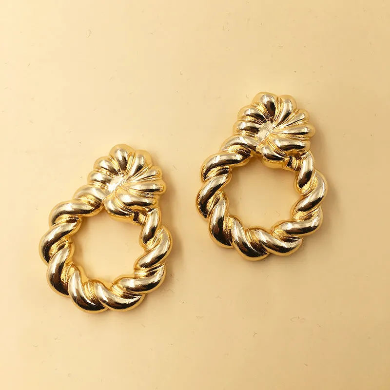 Exquisite Vienna Verve Metal Earrings - Wholesale Jewelry Fabulousness