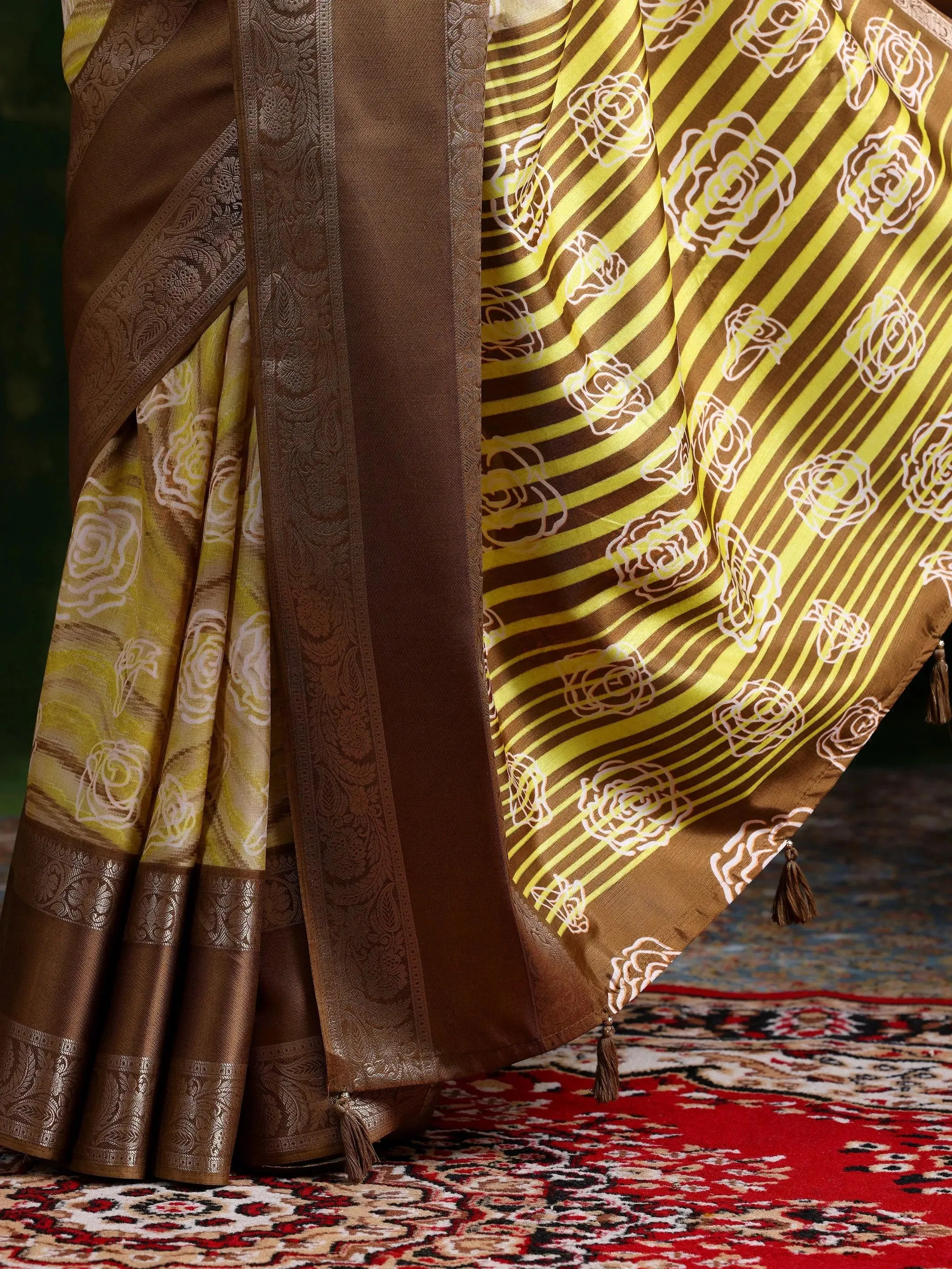 Khaki Brown Printed Silk Blend Saree With Unstitched Blouse Piece