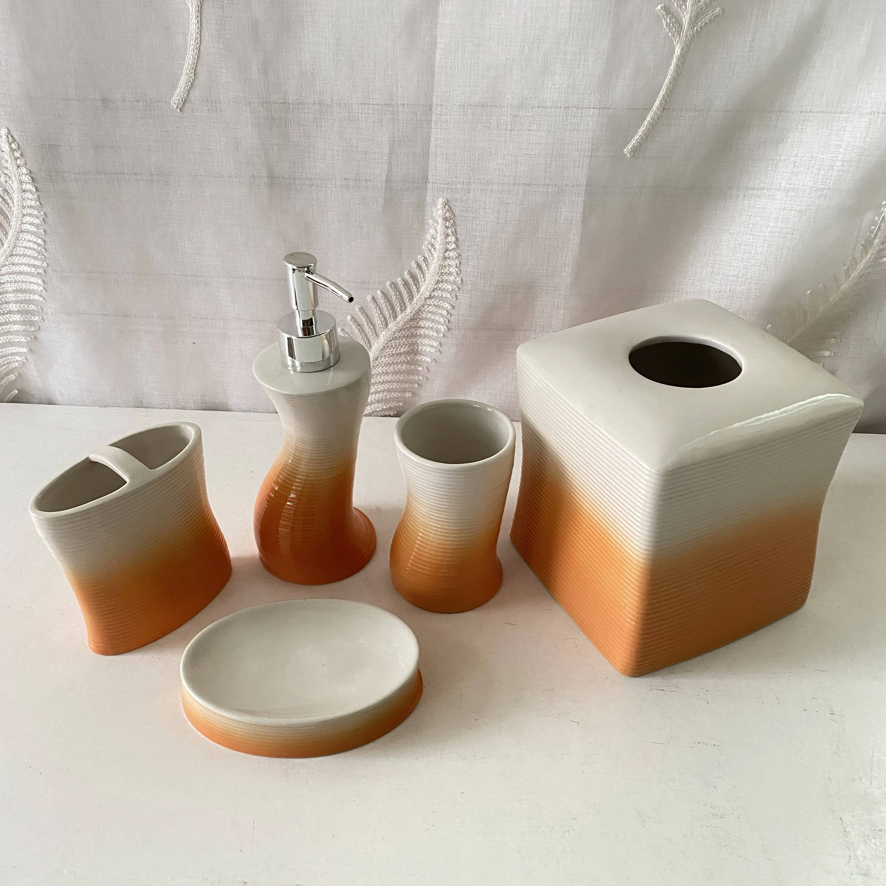 Peach/Orange And White Gradient Bathroom Accessory Set