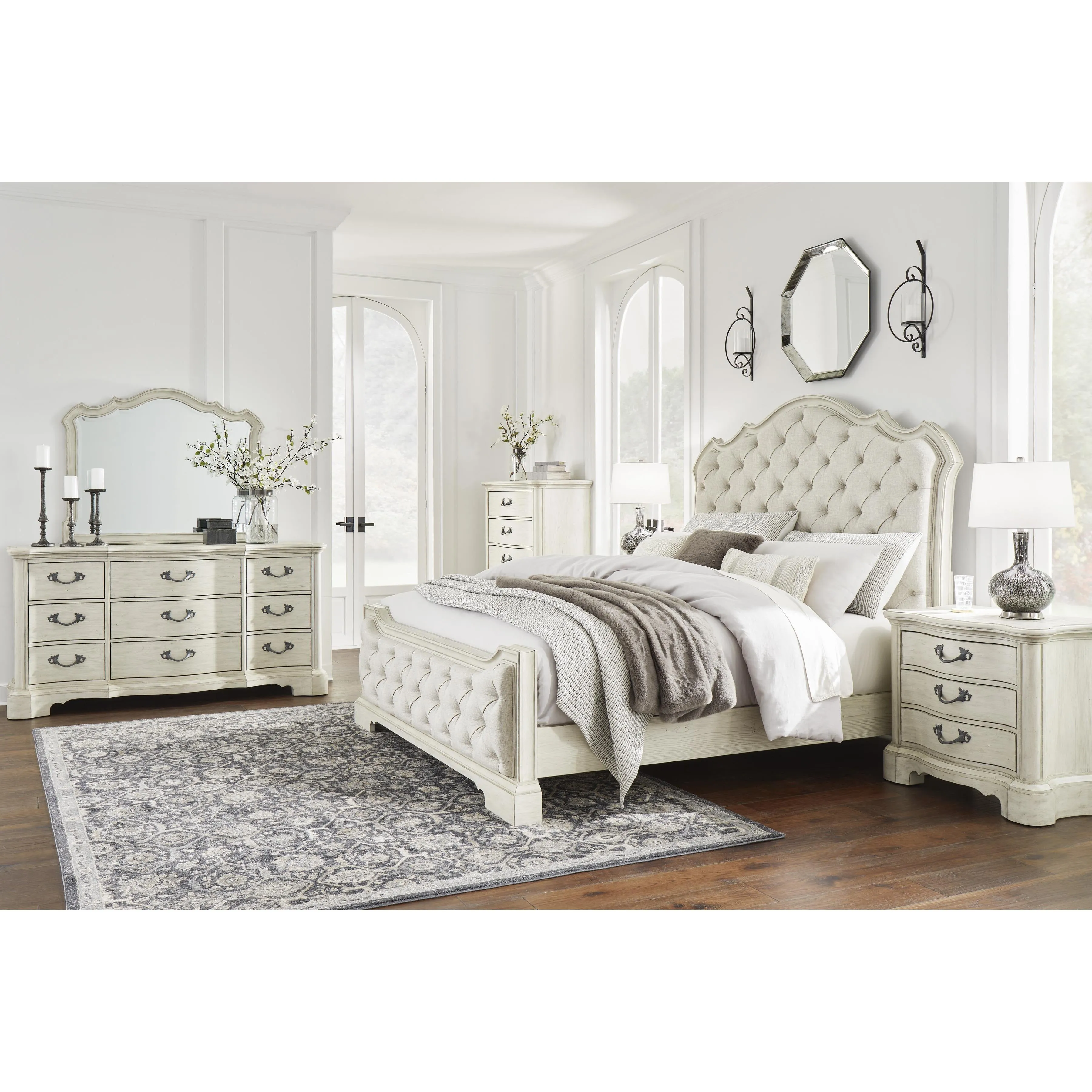 Signature Design by Ashley Arlendyne 5-Drawer Chest B980-46