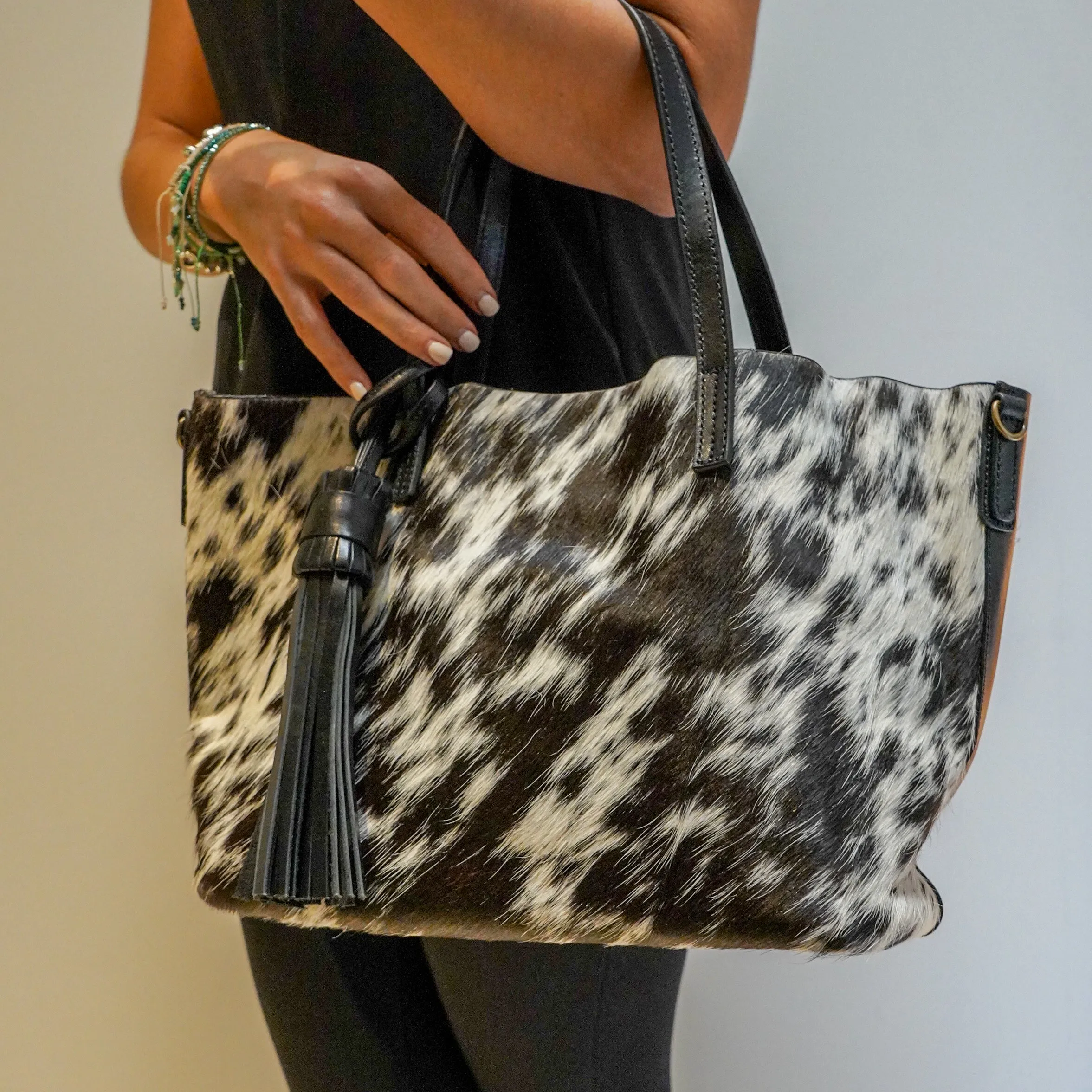 Totita Black And White Hair Briso Black Bag